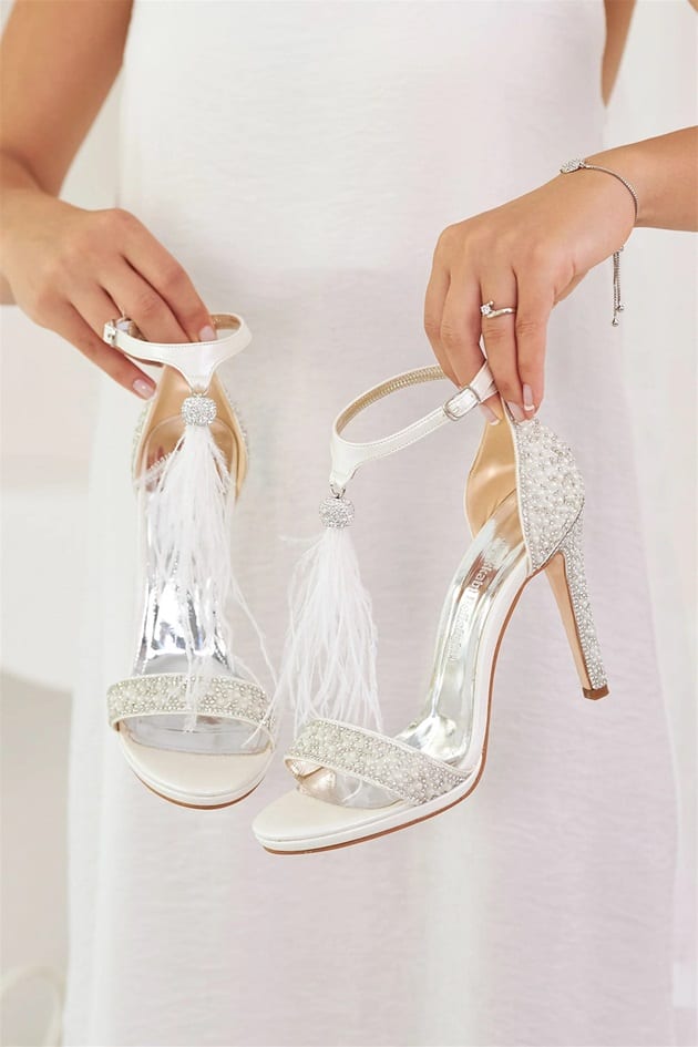 جذاب ترین مدل های کفش عروس شیشه ای زیبا و شیک