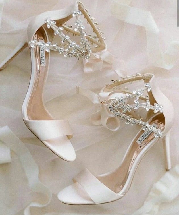 جذاب ترین مدل های کفش عروس بندی نگین دار
