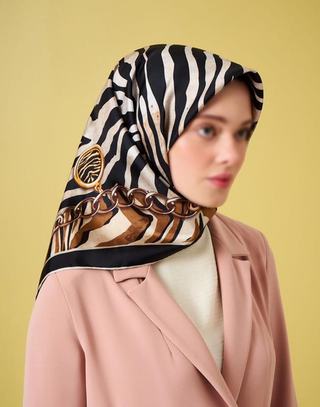 جذاب ترین مدل های جدید روسری مجلسی طرح دار