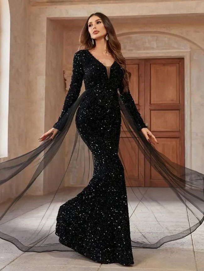زیباترین و شیک ترین لباس شب بلند مشکی با شنل توری حریر زیباترین و شیک ترین لباس شب بلند مشکی با شنل توری حریر