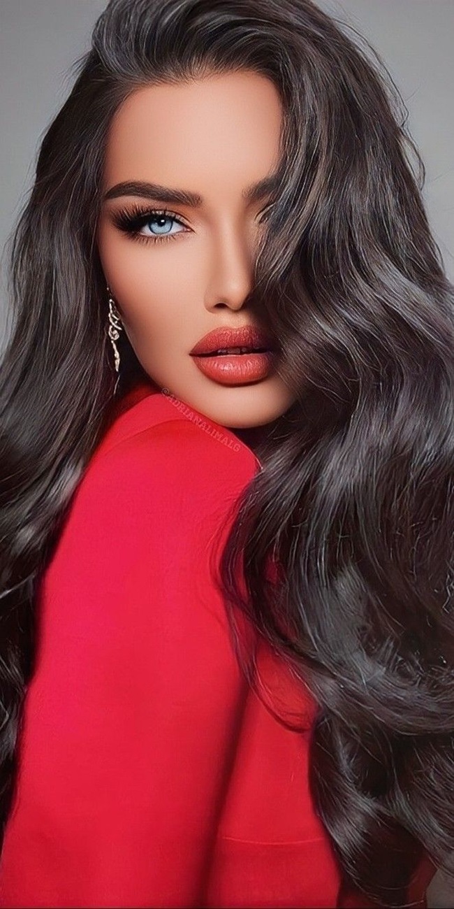مدل موهای ساده برای صورت‌های گرد، بیضی، مربع و قلبی: بهترین مدل‌ها برای هر فرم صورت.