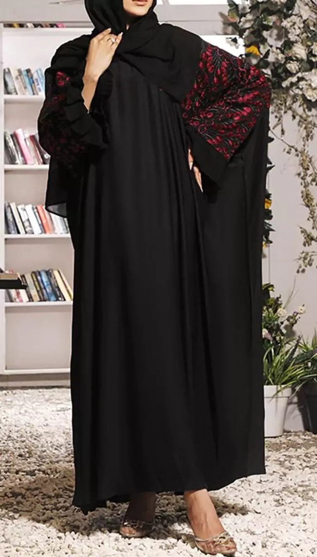 جدیدترین و زیباترین مدل های مانتو مشکی حریر ماکسی چیندار با شال همرنگ برای استایل عید جدیدترین و زیباترین مدل های مانتو مشکی حریر ماکسی چیندار با شال همرنگ برای استایل عید